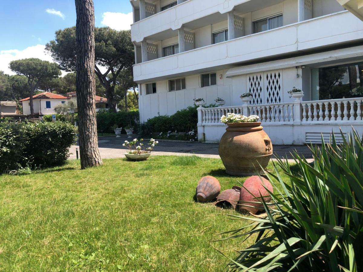 Domizia Palace Hotel Baia Domizia Zewnętrze zdjęcie